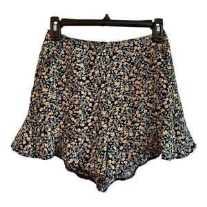 SHE+SKY, NWOT,WOMENS DRESSY SHORTS. NAVY BACKGROUND,YELLOW FLORAL PRINT. SIZE S
